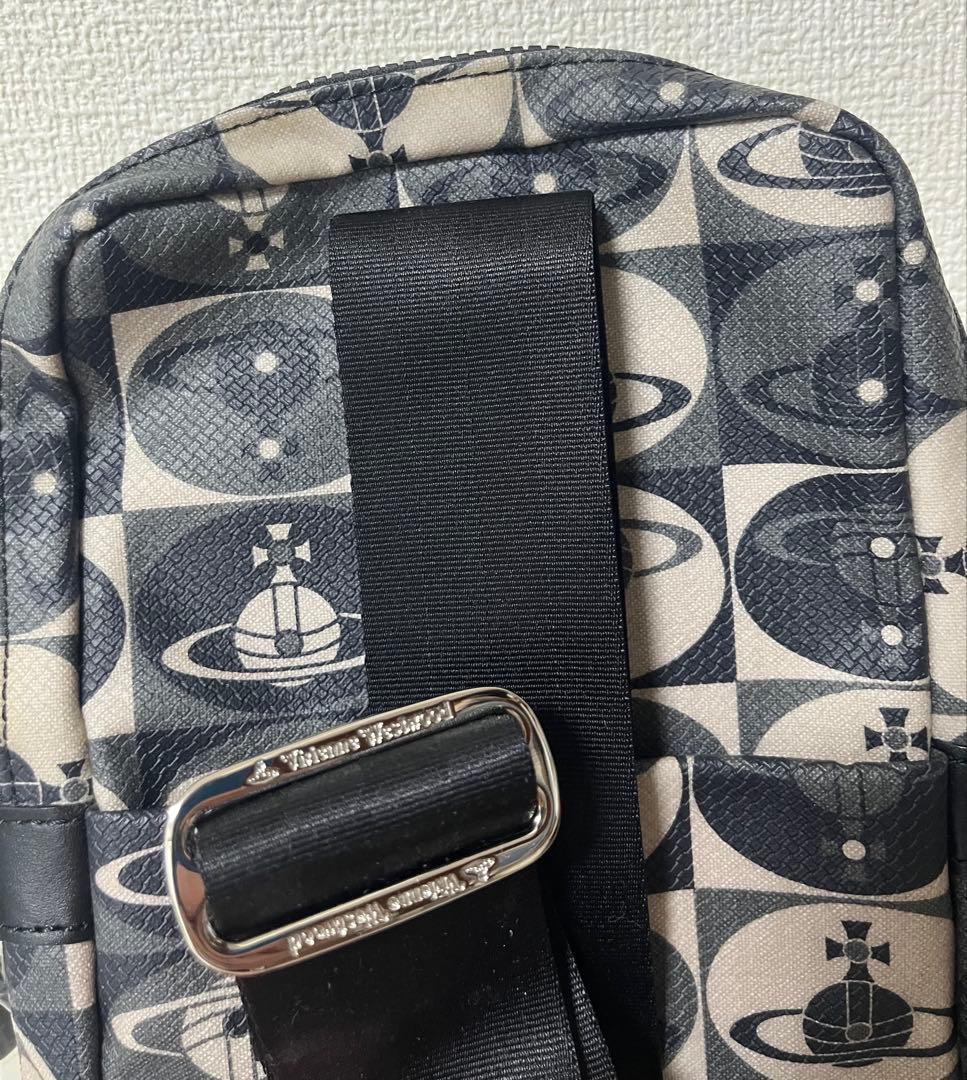 【超美品】 Vivienne Westwood ボディバッグ