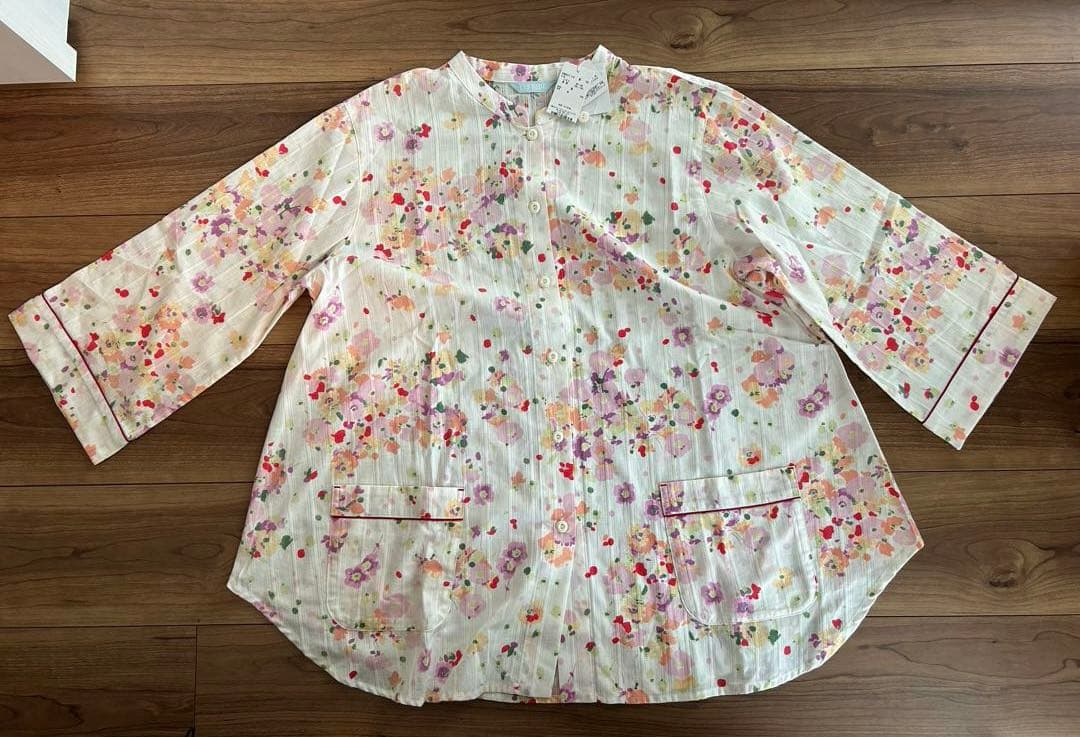 【新品】タグ付き　KID BLUE 花柄　上下ルームウェア