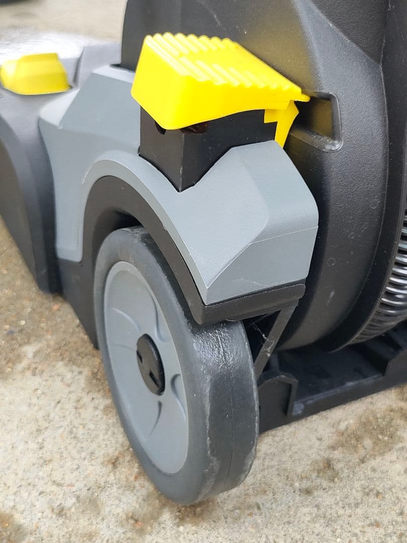 ケルヒャー業務用床洗浄機　BR30/4C　床掃除