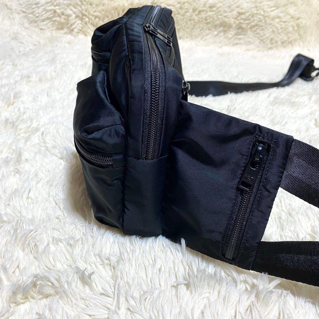 【良品】★Y-3 adidas★クロスボディバッグ★黒 ロゴ 多ポケット 袋内蔵