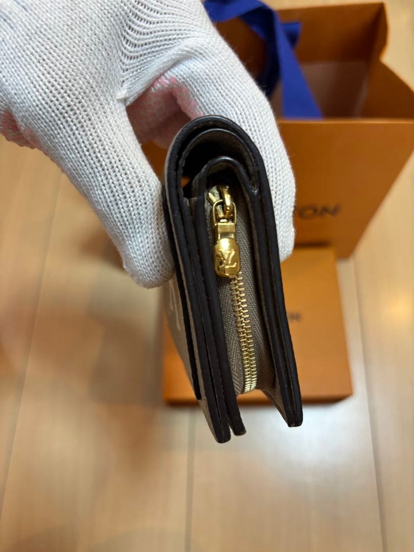 【未使用】ルイヴィトン ポルトフォイユ・クレア コンパクト財布 M82370