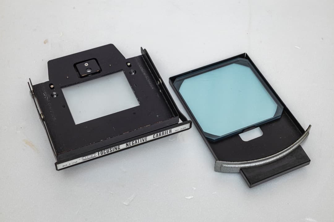 モノクロ引き伸ばし機　LUCKY 70M-R Nikon50mm引き伸ばしレンズ