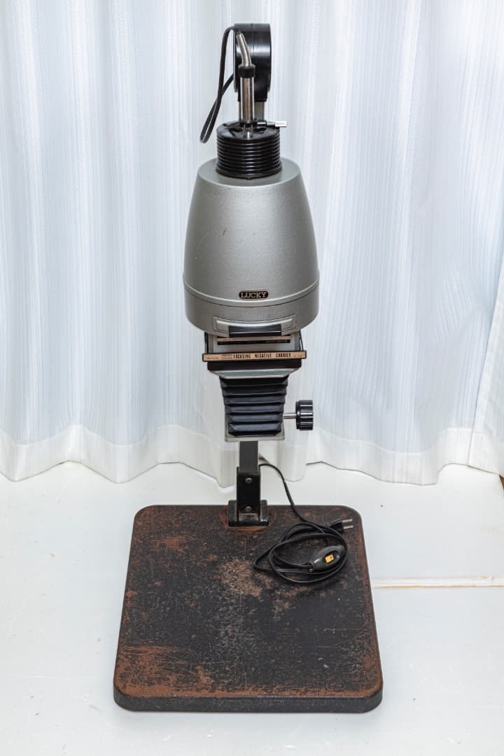 モノクロ引き伸ばし機　LUCKY 70M-R Nikon50mm引き伸ばしレンズ