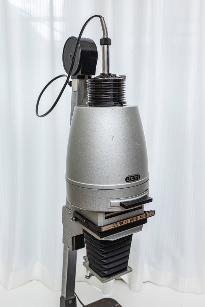 モノクロ引き伸ばし機　LUCKY 70M-R Nikon50mm引き伸ばしレンズ