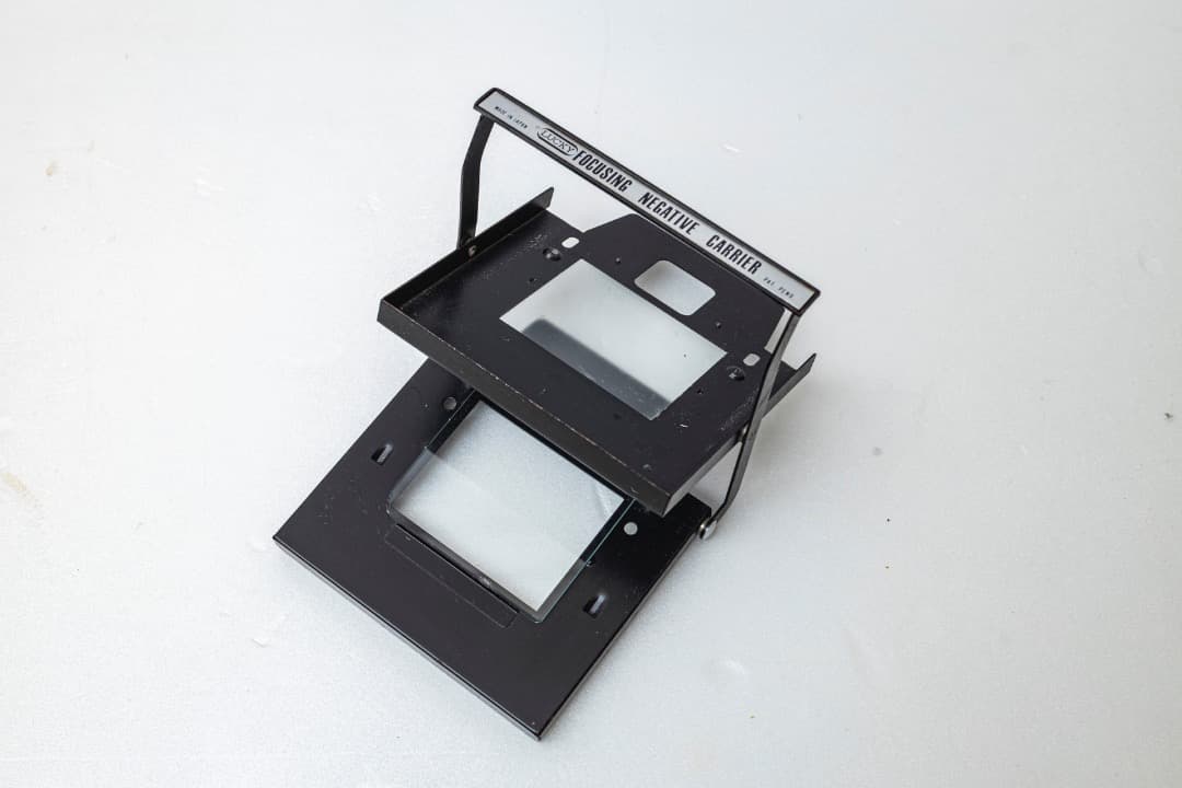 モノクロ引き伸ばし機　LUCKY 70M-R Nikon50mm引き伸ばしレンズ