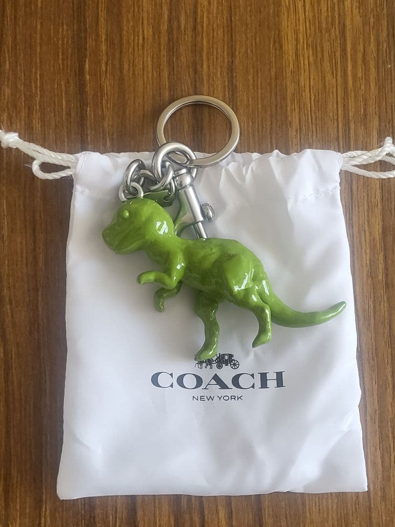 COACHレキシーキーホルダー 週末限定大幅お値下げ、早い者勝ちです❗