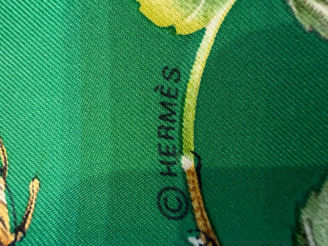 Hermès 鳥と植物デザイン シルクスカーフ