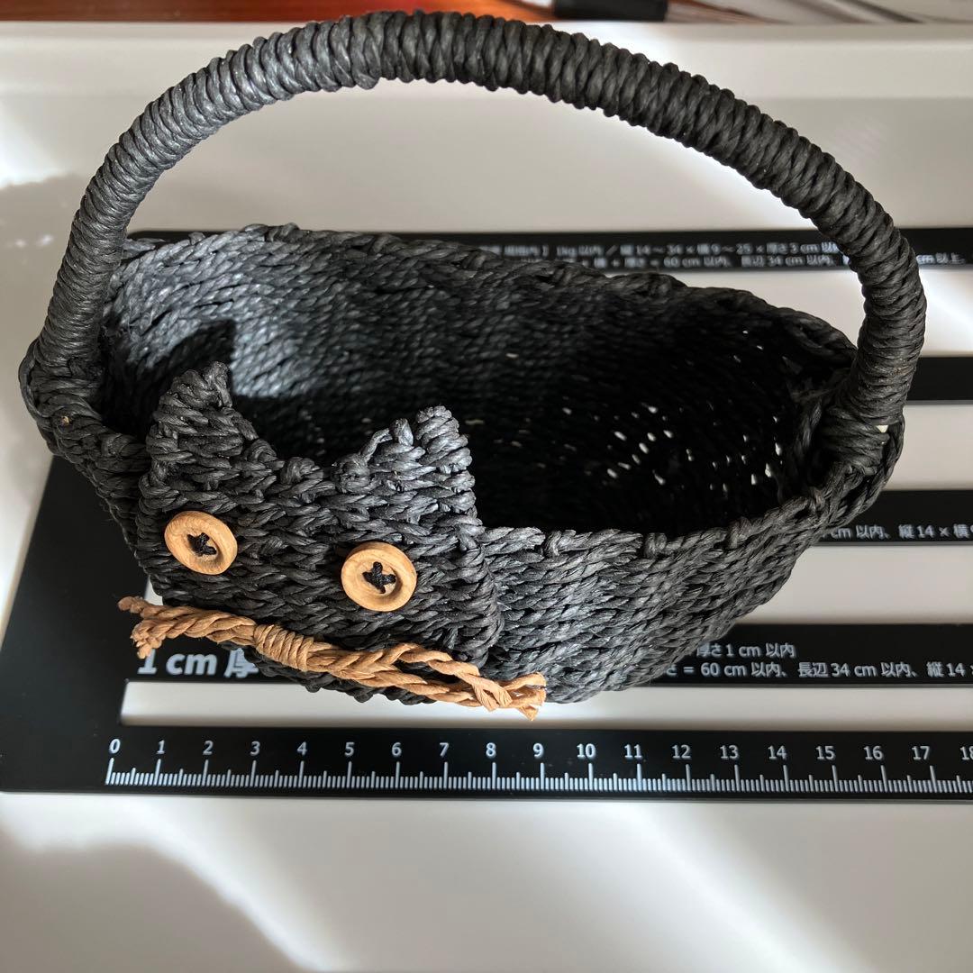猫　籠　編みかご　小物入れ