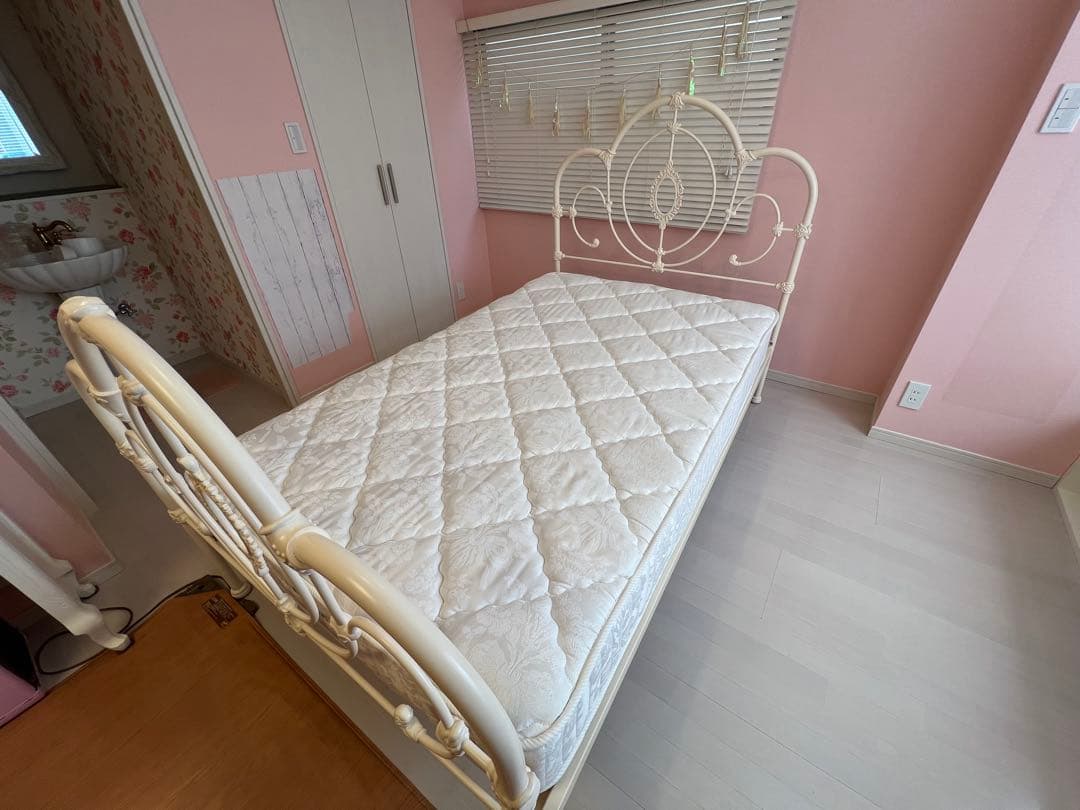 LAURA ASHLEY セミダブルベッドフレーム&マットレスM