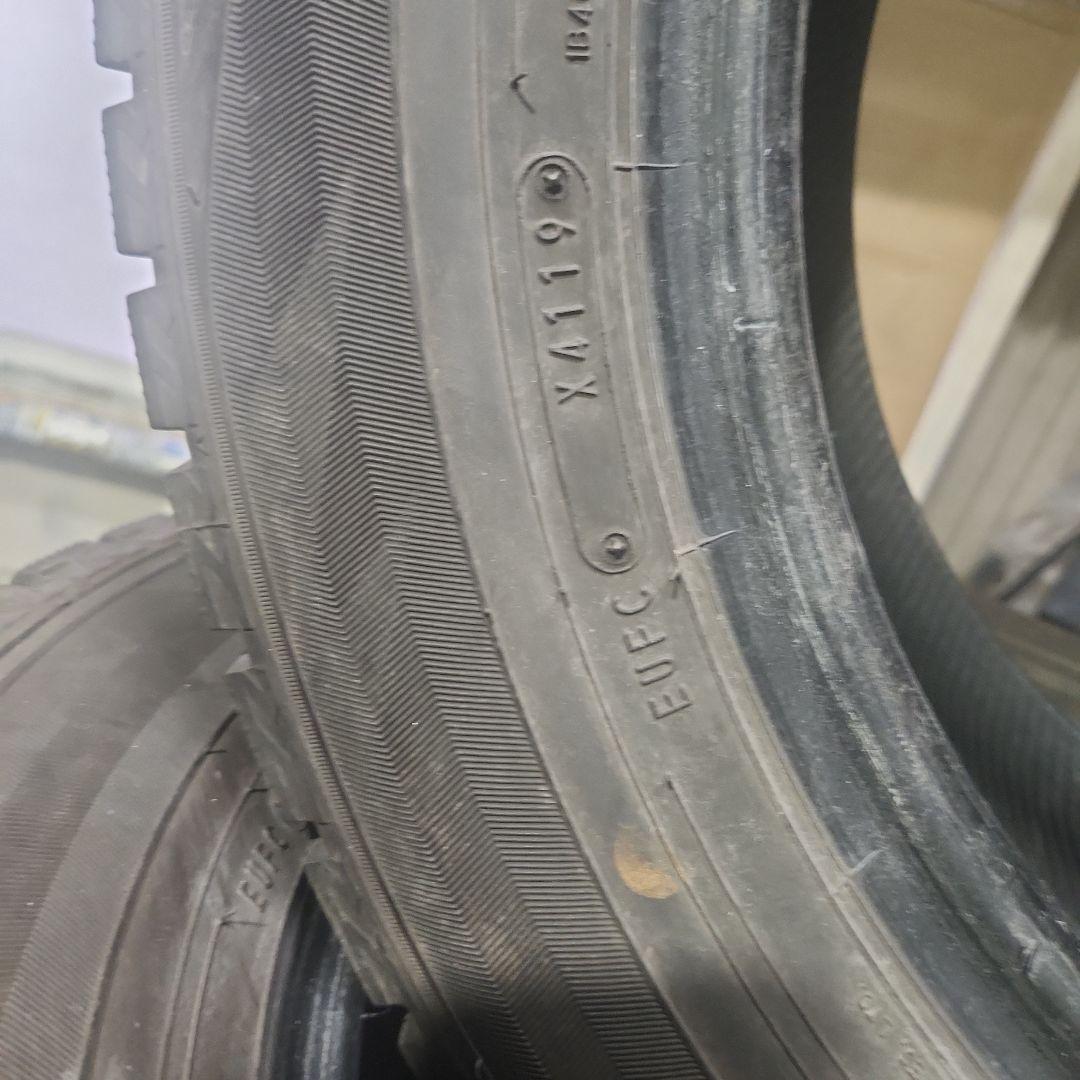 225/60R17　スタッドレス　4本セット 19年製