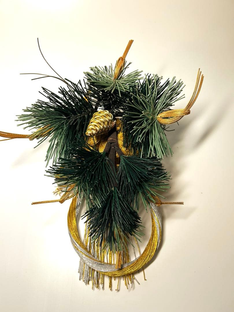 正月飾り 松の葉と松ぼっくり　水引