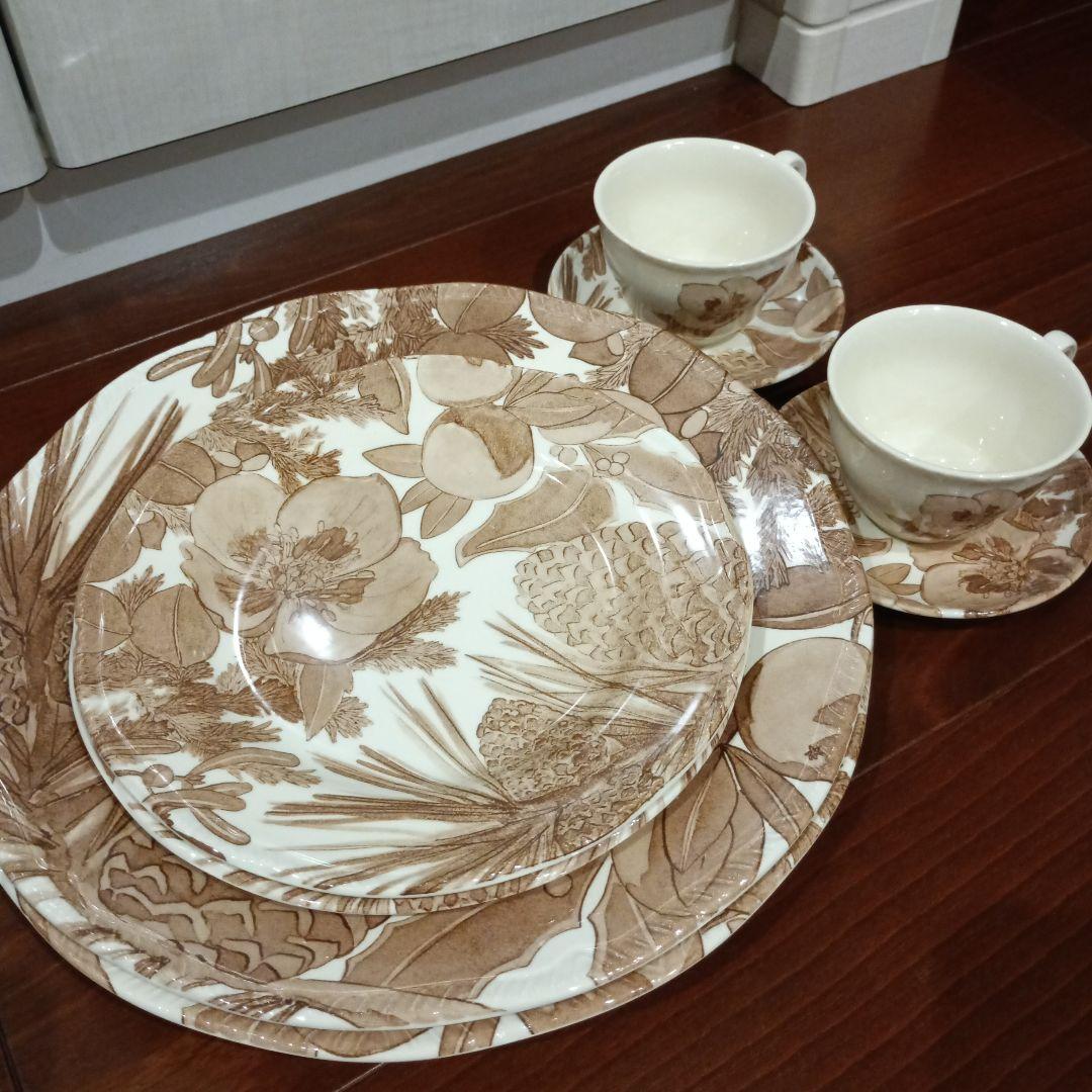 ジュヌビエーブ・レチュ　GENEVIEVE LETHU　クリスマスローズ柄