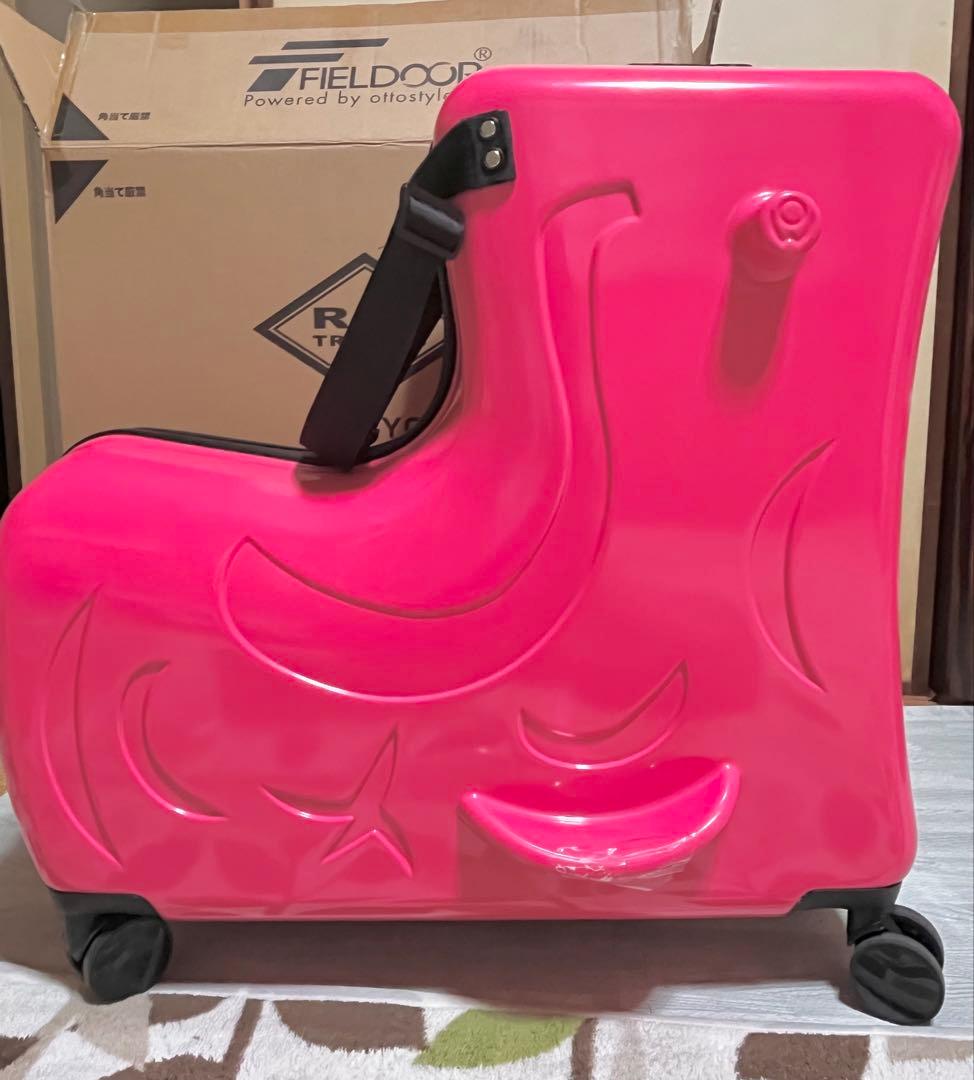 子どもが乗れる　キャリーケース　ピンク