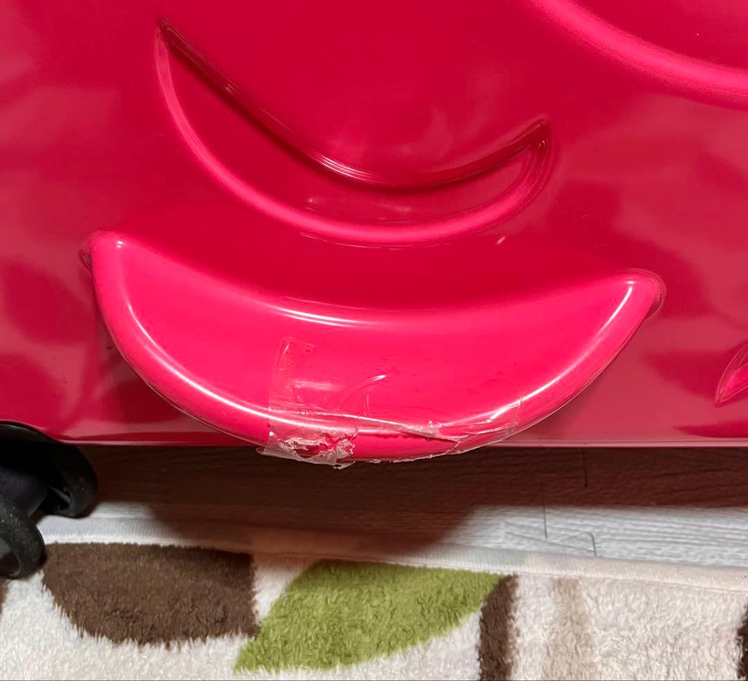 子どもが乗れる　キャリーケース　ピンク