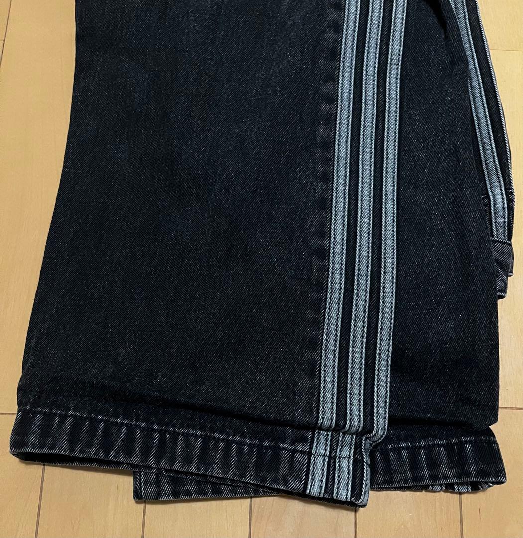 adidas デニムパンツ　27/30