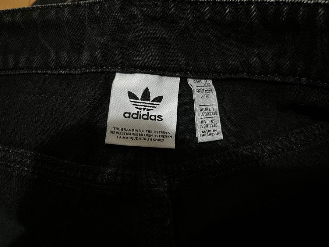 adidas デニムパンツ　27/30