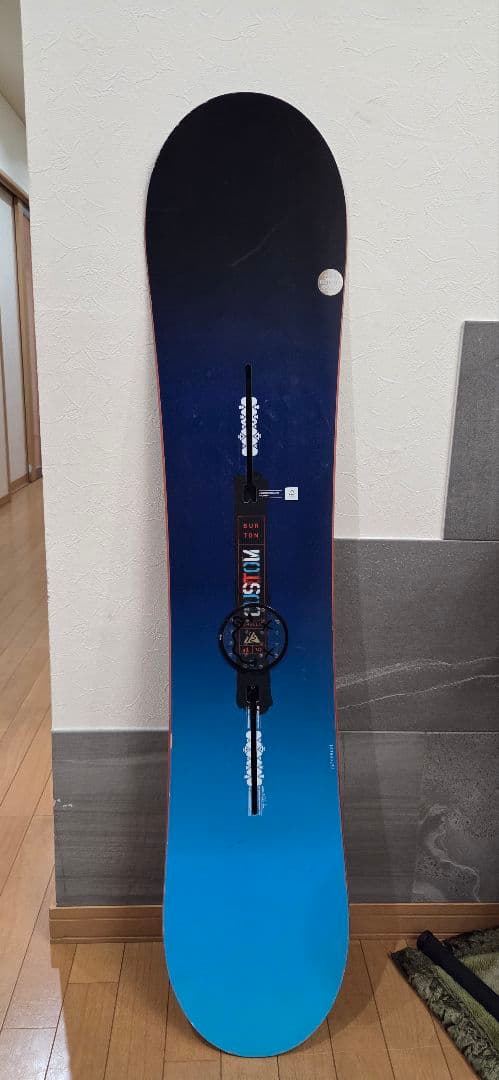 Burton custom small 125 flying-V ②