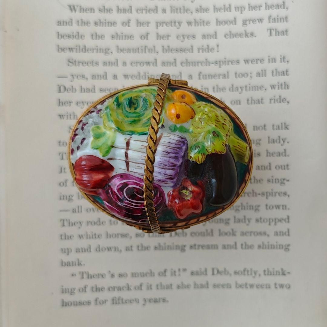 リモージュボックス　野菜いっぱいのバスケット　フランス製　小物入れ　ミニチュア