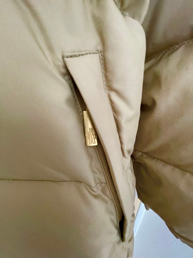 MONCLER モンクレール 茶タグ ファー付きダウンコート ベージュ サイズ1