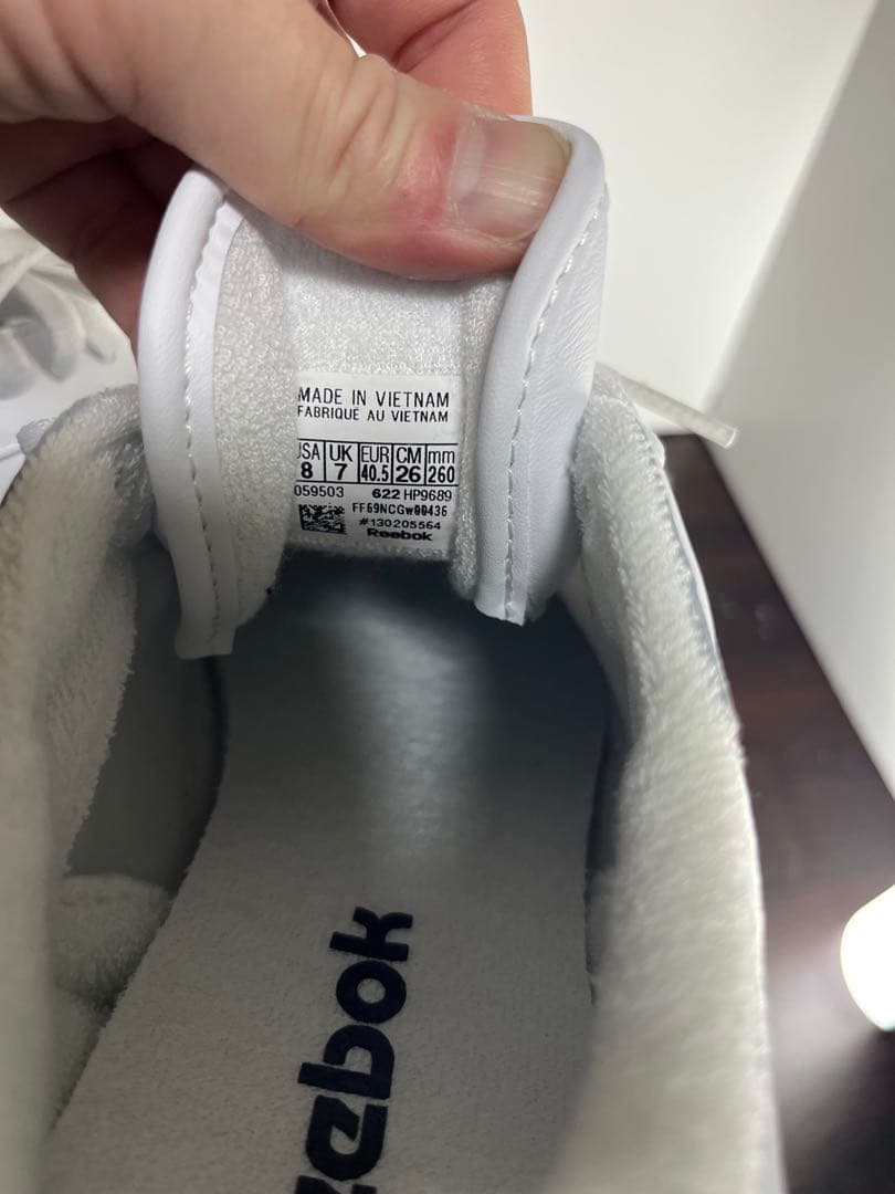 【新品未使用】Reebok リーボック　スニーカー　HP9689