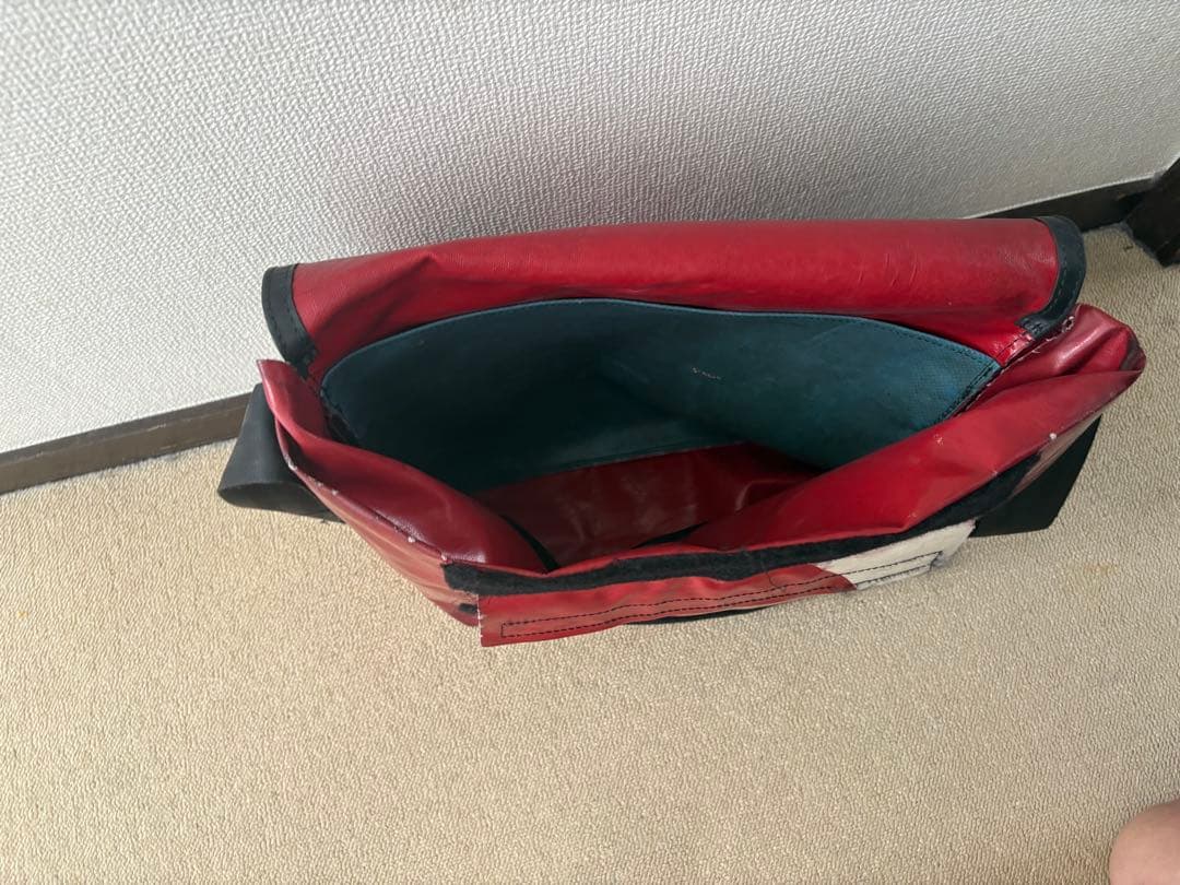 FREITAG メッセンジャーバッグ 赤/黒