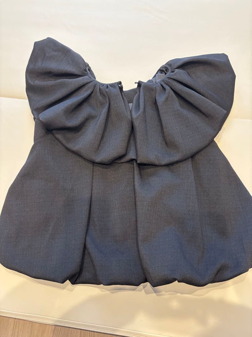 Acka drape volume tops ブラック