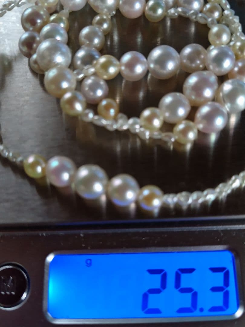 3種類のアコヤ真珠と、あこや芥子パールの、セミロングネックレス