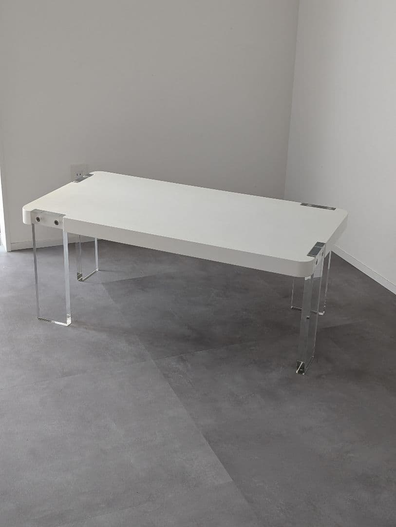 USED/スペースエイジ Y2K アクリルレッグ センターテーブル モダン