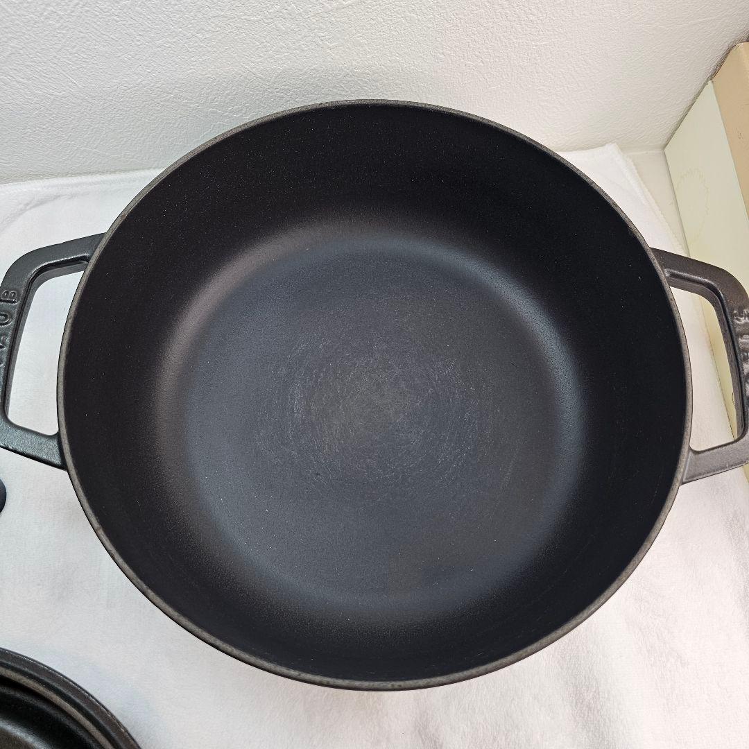 廃盤 Staub ストウブ シャロー ココット26cm ブラック