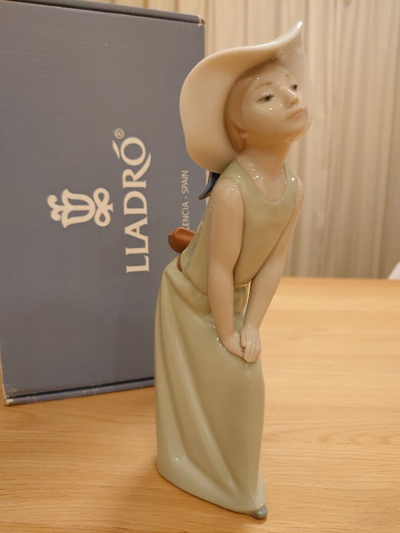 【極美品 無欠損】LLADRO リヤドロ 5009『鏡のまえで』(若草色の少女)