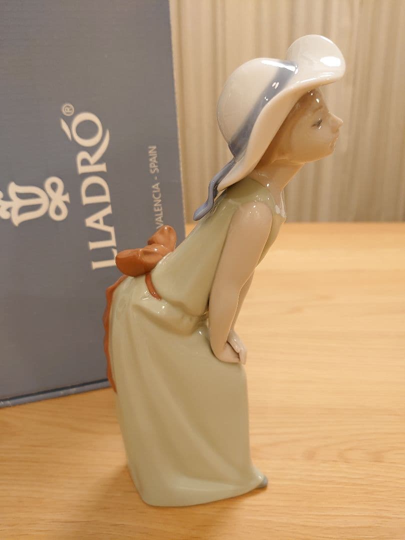 【極美品 無欠損】LLADRO リヤドロ 5009『鏡のまえで』(若草色の少女)