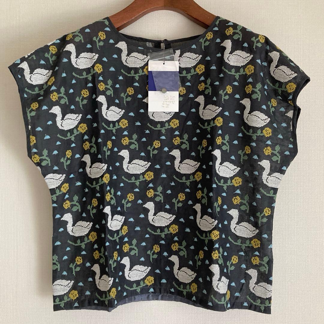 新品タグ付き【希少】サリースコット SwanGarden 鳥と花柄 半袖ブラウス