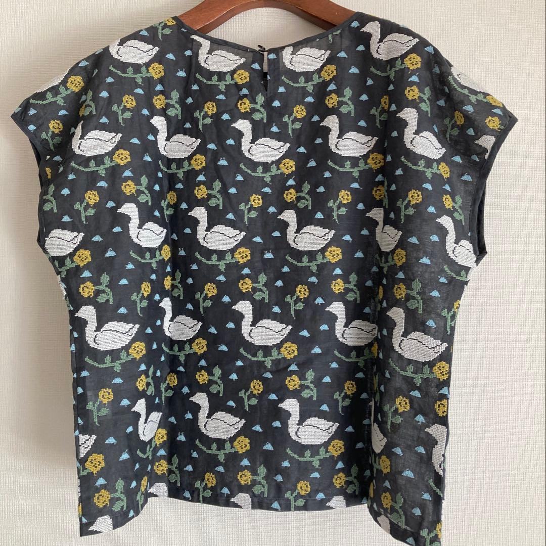 新品タグ付き【希少】サリースコット SwanGarden 鳥と花柄 半袖ブラウス