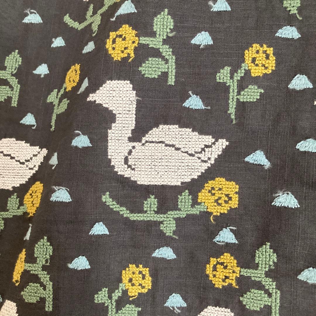 新品タグ付き【希少】サリースコット SwanGarden 鳥と花柄 半袖ブラウス