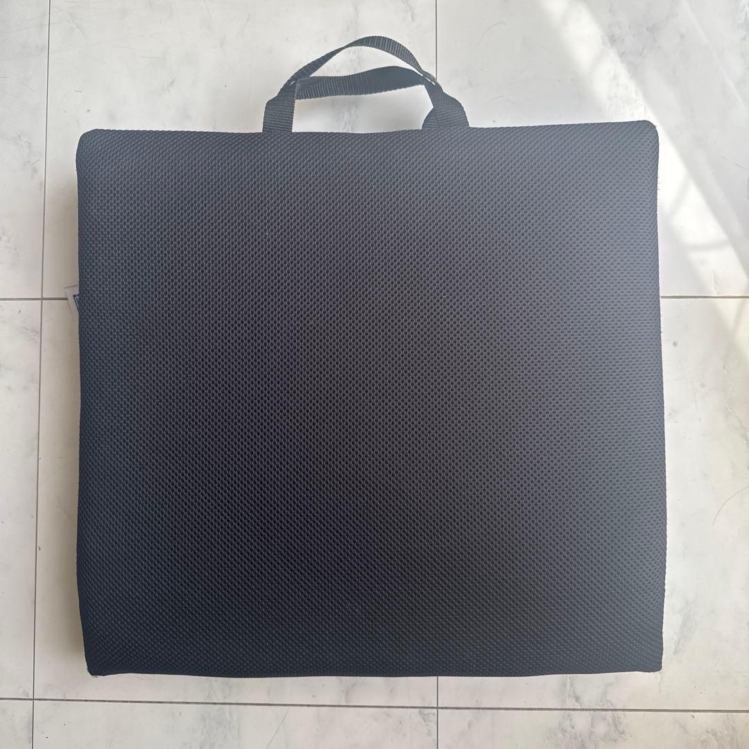 エアウィーヴ 座 クッション 黒 青 リバーシブル