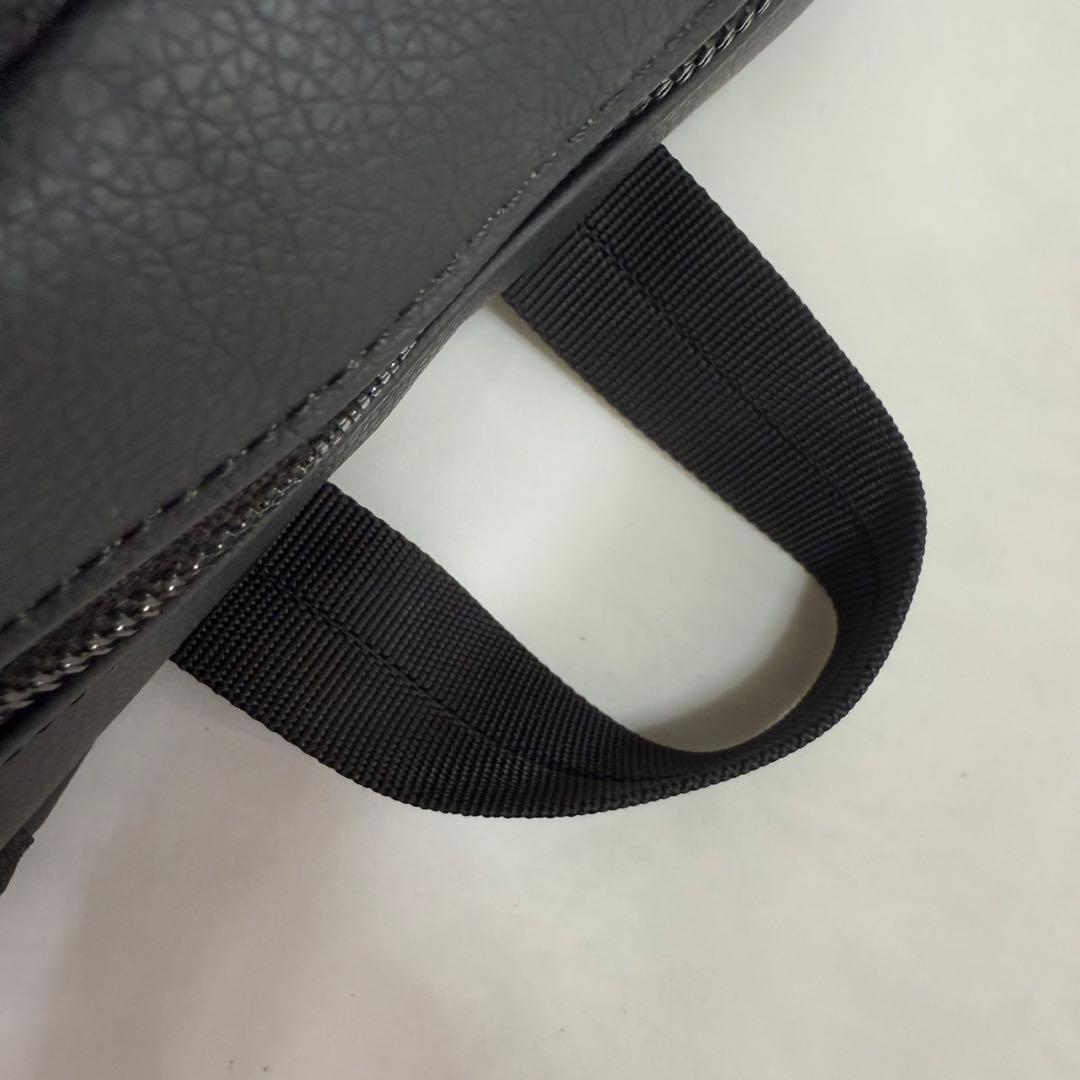 【美品】ヴィヴィアンウエストウッド オーブ リュック レザー 黒 A4可 通勤