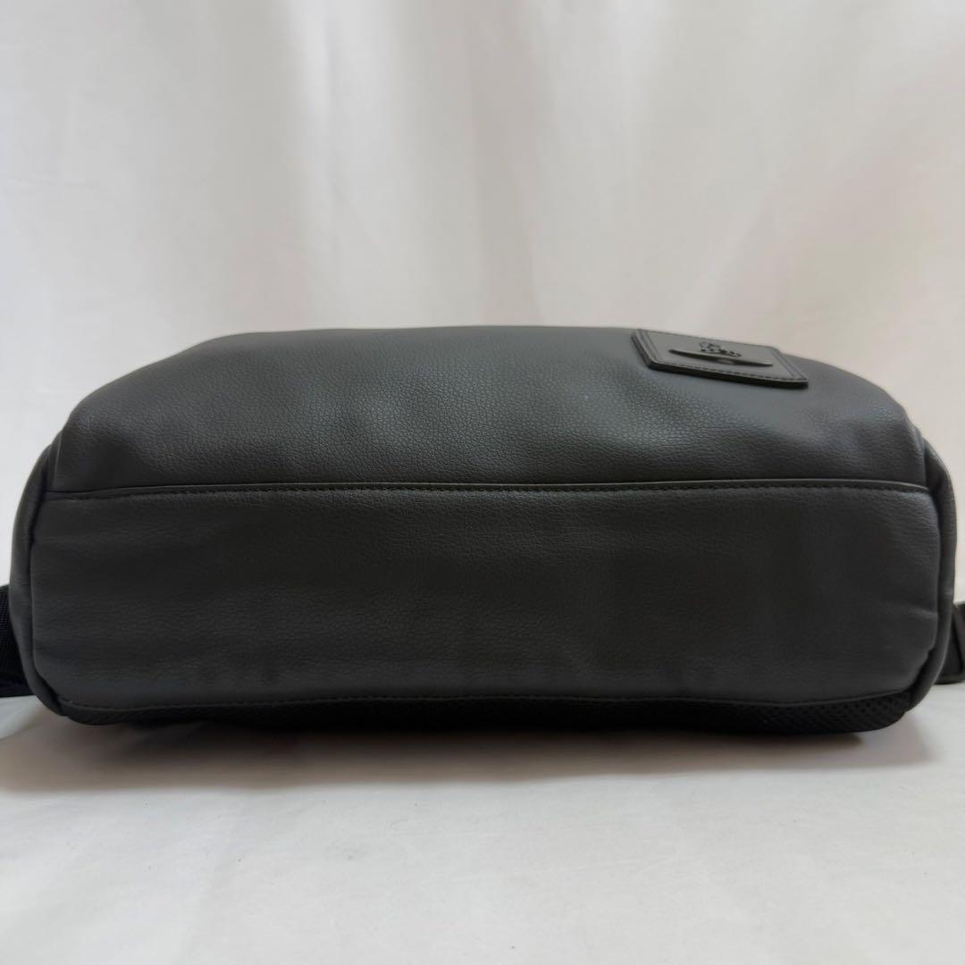 【美品】ヴィヴィアンウエストウッド オーブ リュック レザー 黒 A4可 通勤