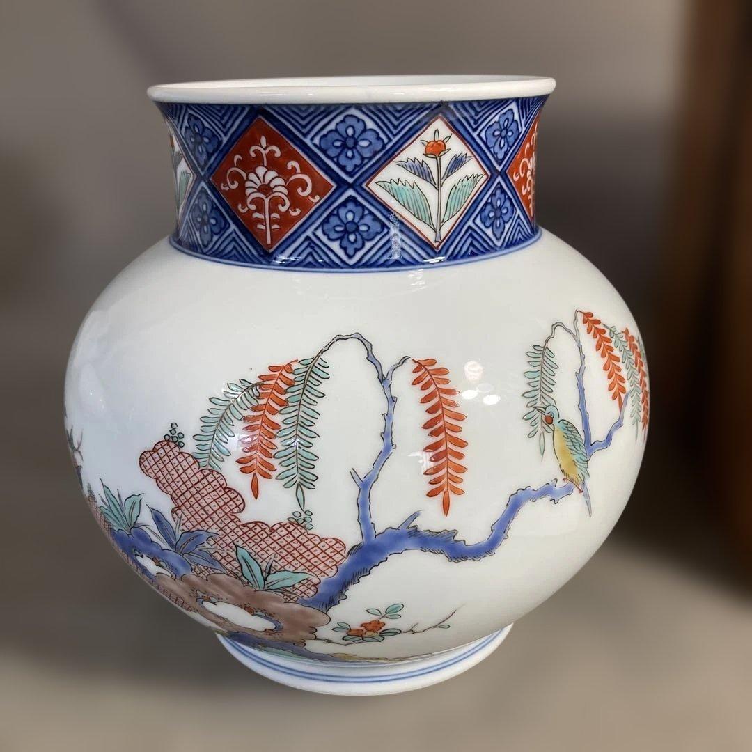 【柿右衛門】赤絵の伝統　日本の名窯　角福　柿右衛門作　錦岩柳小鳥文　花瓶