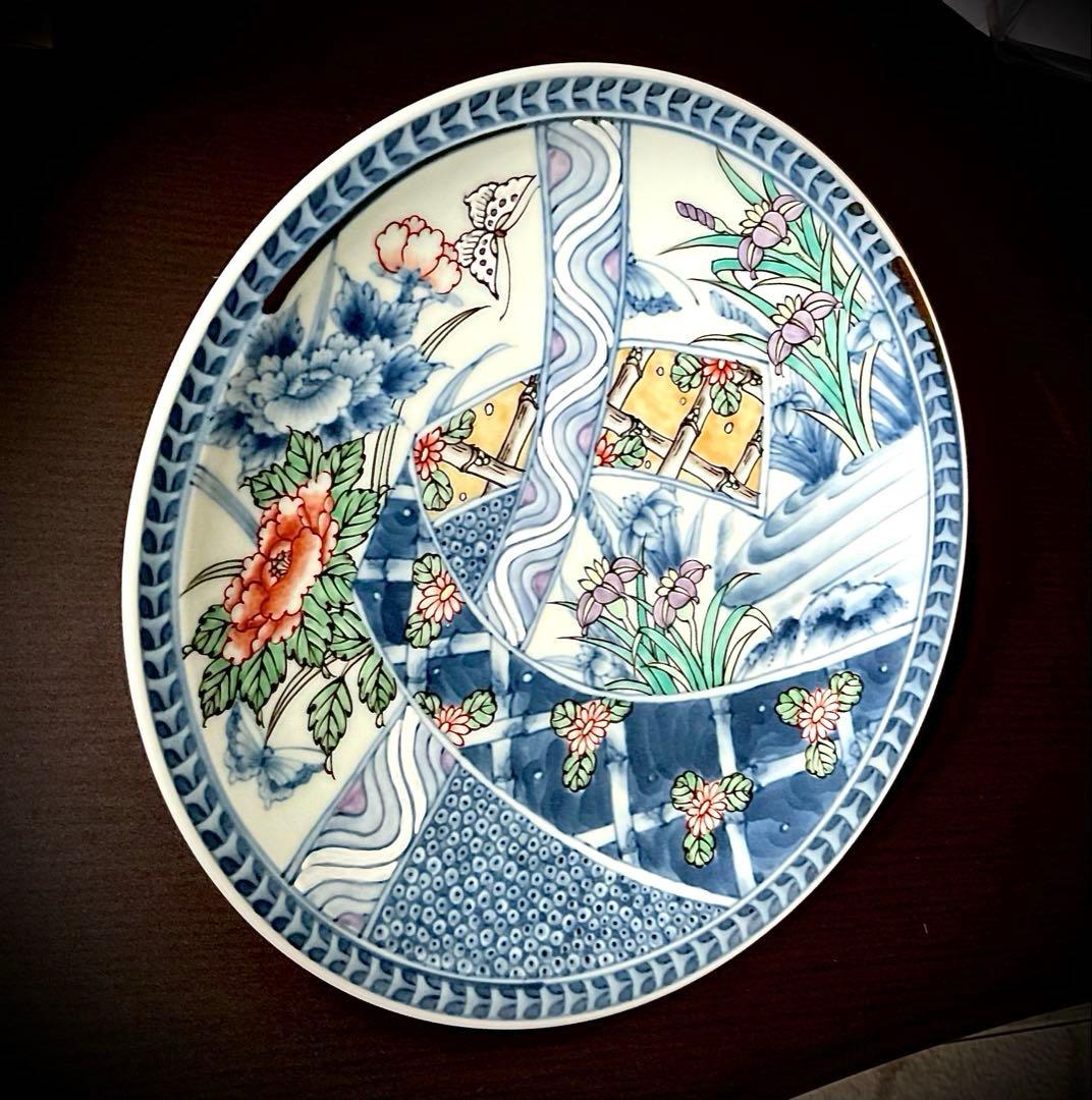 №８８２　佐藤走波（六代）　八寸平皿　染錦　菖蒲牡丹菊垣帯文【極選】＊現品限り