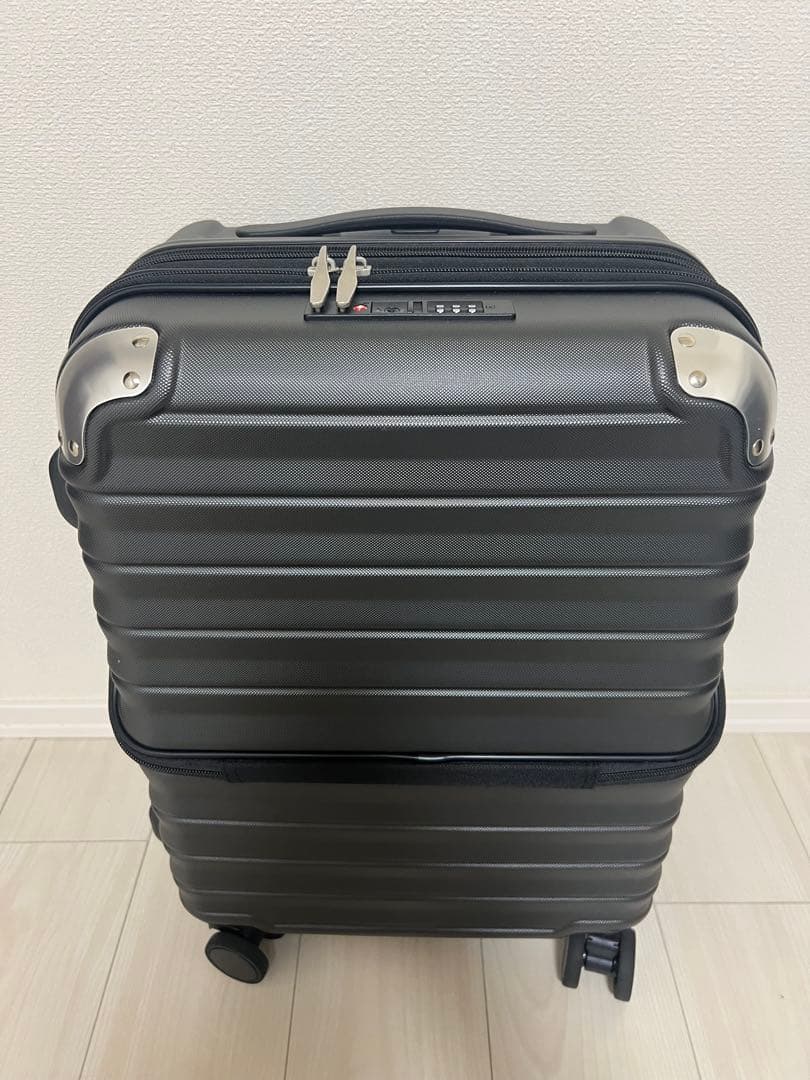 ACTUS アクタス フロントオープン スーツケース 黒 Sサイズ　値下げ！