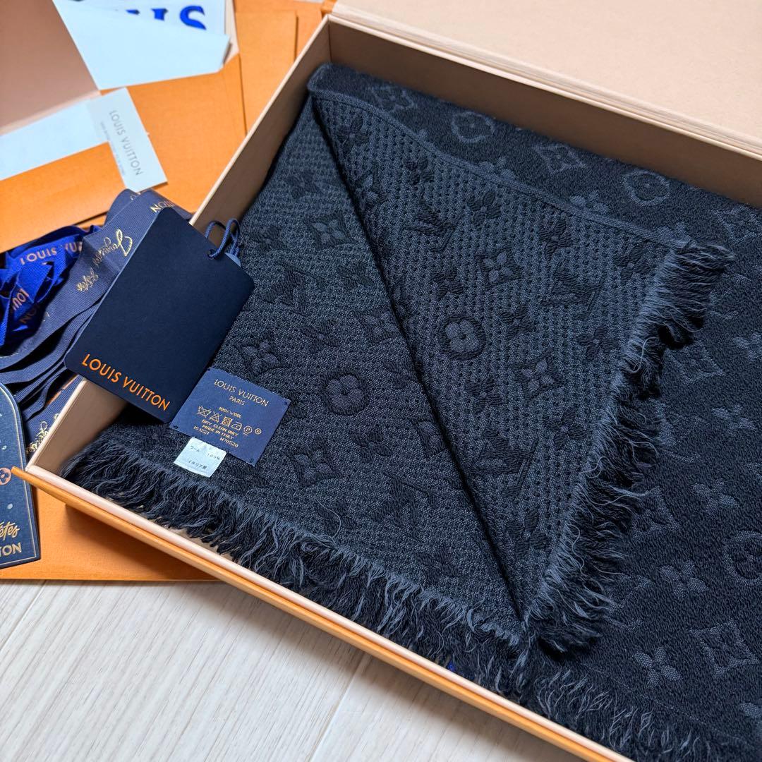 現行モデル新品箱紙袋付❗️LVロゴマフラー✨ヴィトンマフラー❗️ヴィトン　マフラー