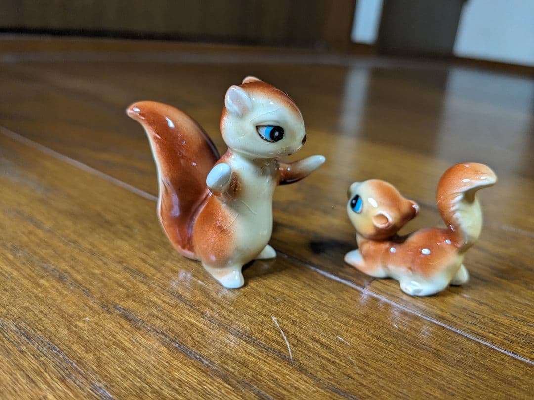 陶器製　リスの置物