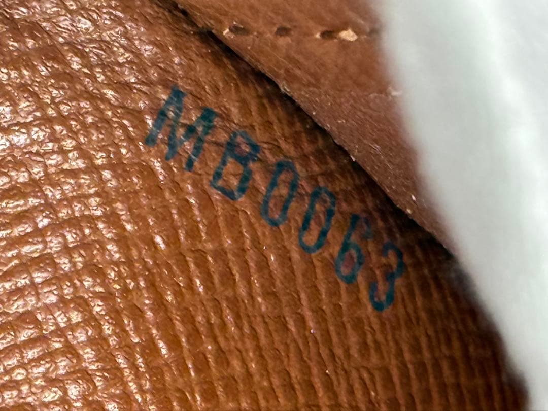 良品！LOUIS VUITTONルイヴィトン　インターナショナル長財布