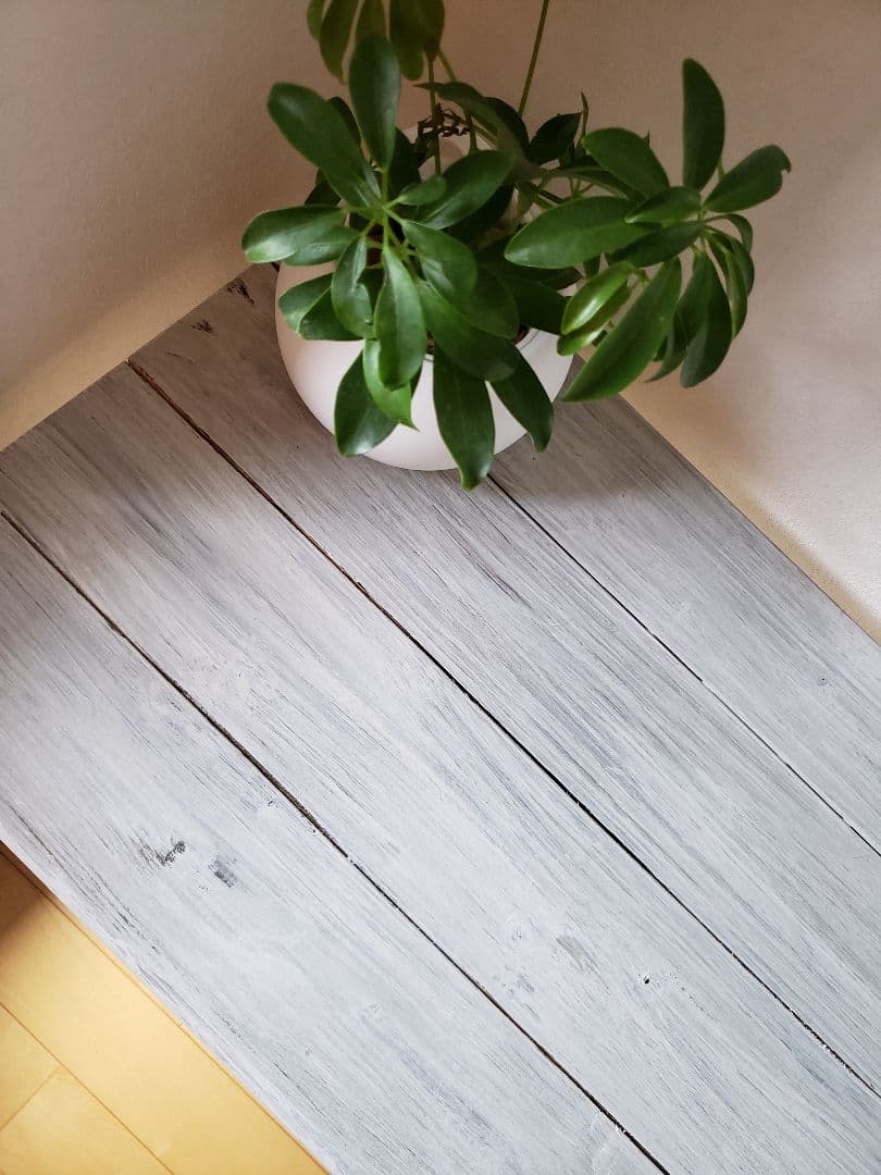 シャビーホワイト　カウンターテーブル　木目調　アンティーク　カフェ　ダイニング