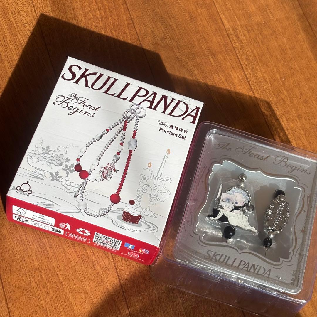 日本未発売SKULLPANDATheFeastBeginsPendantSet
