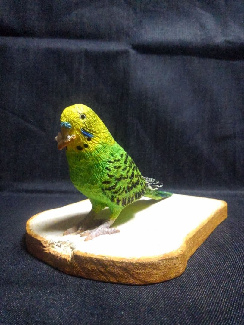実物大 木彫りのセキセイインコ