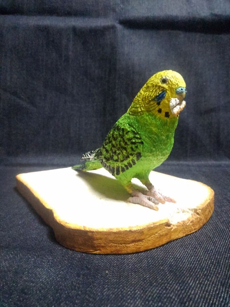 実物大 木彫りのセキセイインコ