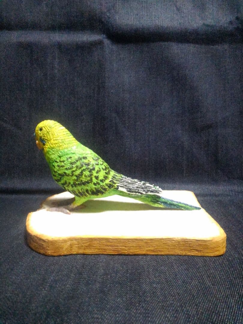 実物大 木彫りのセキセイインコ