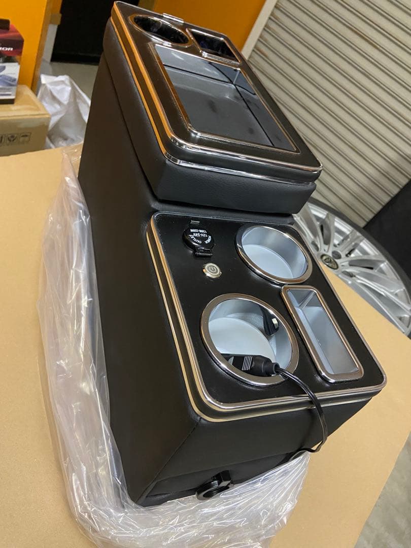 セレナ c26 コンソールBOX