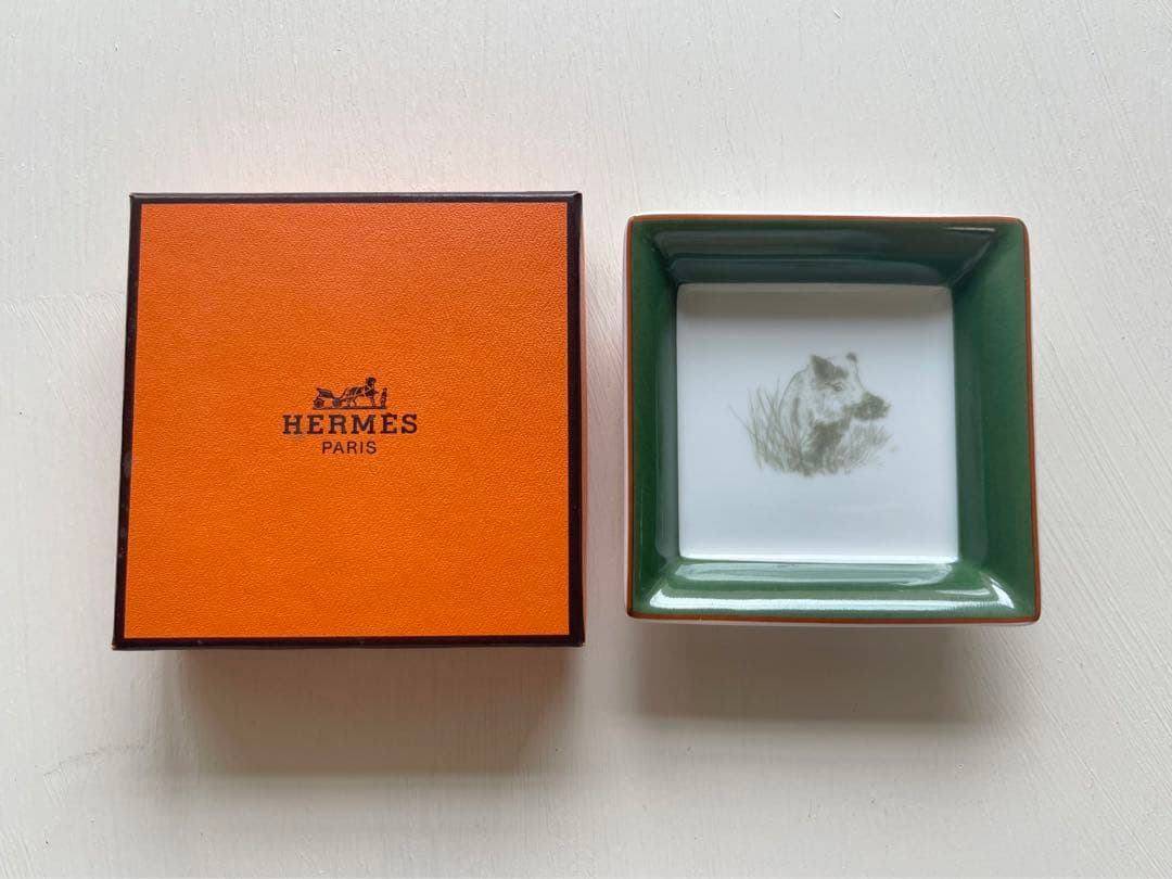 HERMES 灰皿　プレート　イノシシ　スコティッシュテリア